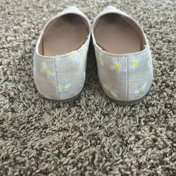 Daisy flats - Picture 3 of 5